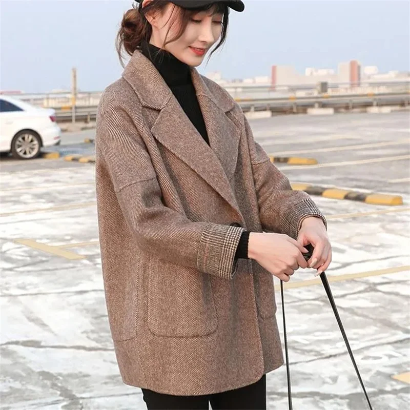 

2023 Autumn New Fashion Herringbone Pattern Suit Jacket Women Are Thin And Short popular Cape Woolen Coat Female Jacket Blazer