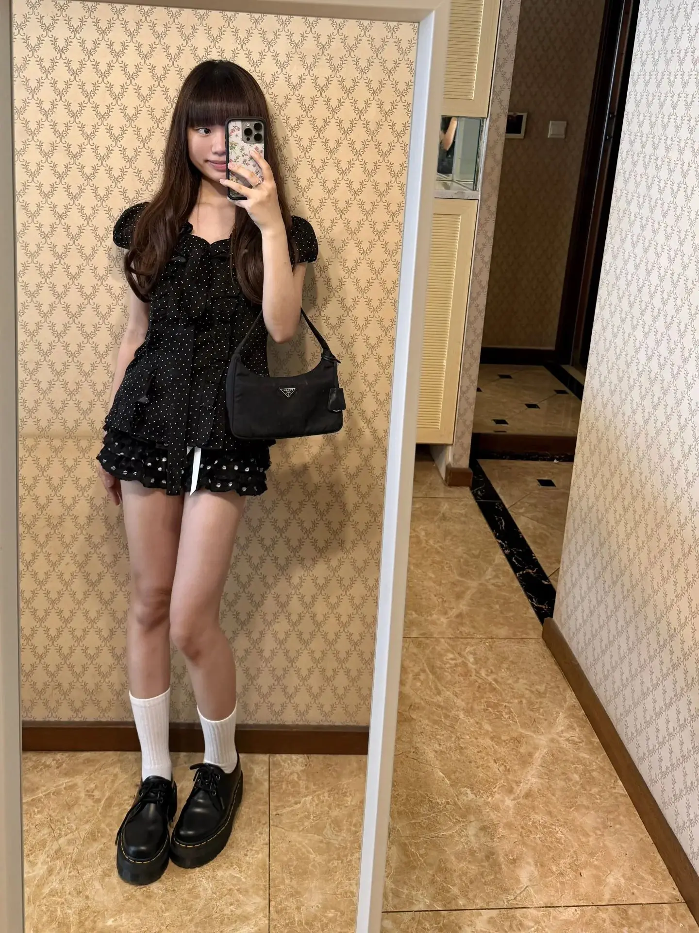 เสื้อผู้หญิงทรงสลิมฟิต ลายจุดสวยงาม สไตล์เกาหลี สำหรับฤดูร้อน ให้ลุคหวานซ่อนเปรี้ยว