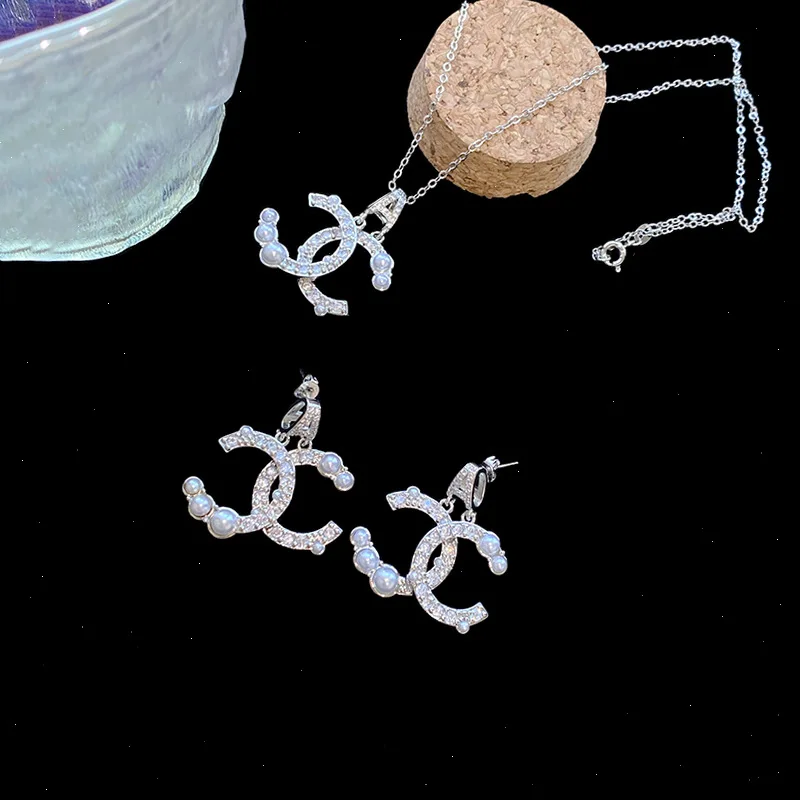 

MDL Little F!agrance Letter C Stacking Earrings 18K White Gold Plated Luxury Simple AC Micro Zirconia Pearl Pendant