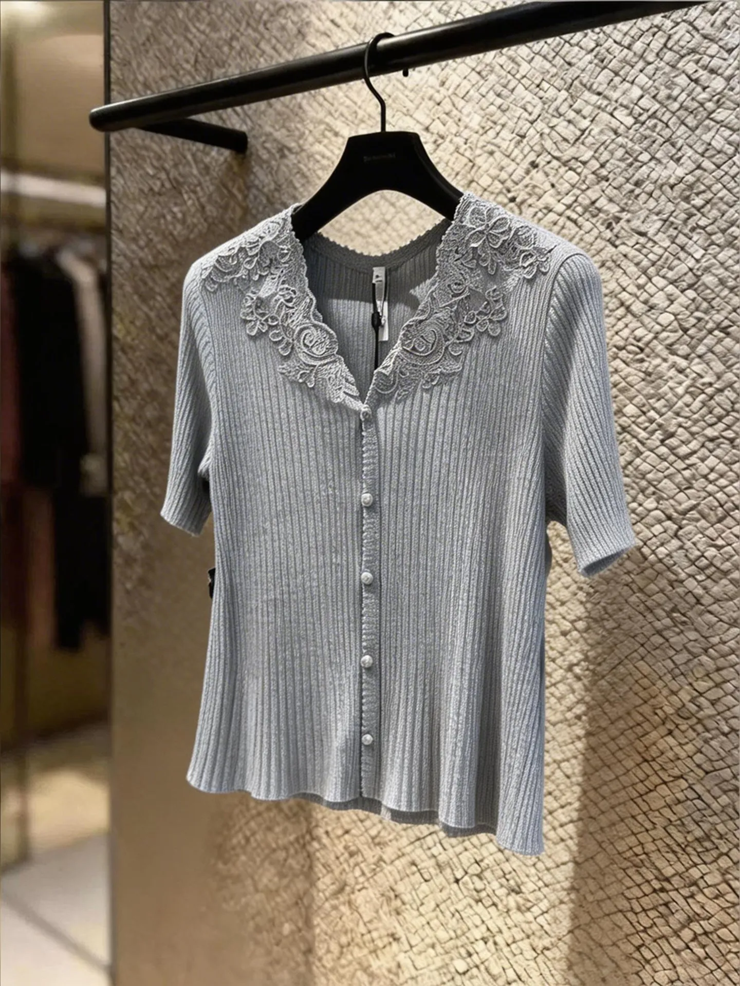 

Spring Summer New Style Grey V-Neck Lace Splicing Knitted Top Women Fashion Short Sleeve Slimming Versatile Personality Upper...