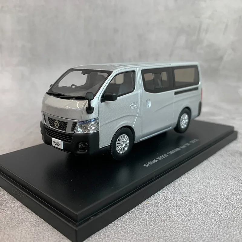 Ebbro 1:43 Scale Nissan NV350 Bus 2012 Alloy Car Model Ornaments Collection Display