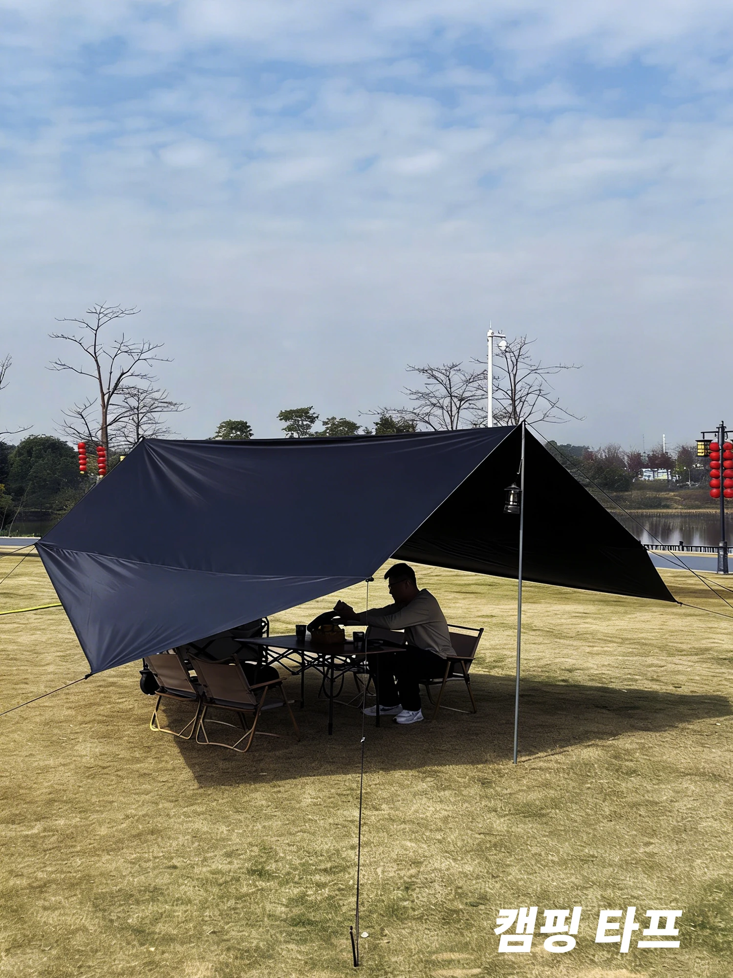 Schwarz Beschichtete Wasserdichte Plane 2,5x4m Auto-Seitenmarkise Sonnenschutz Outdoor Camping Überdachung SUV Zelt UV-Schutz Kofferraum-Abdeckung – Detail 5