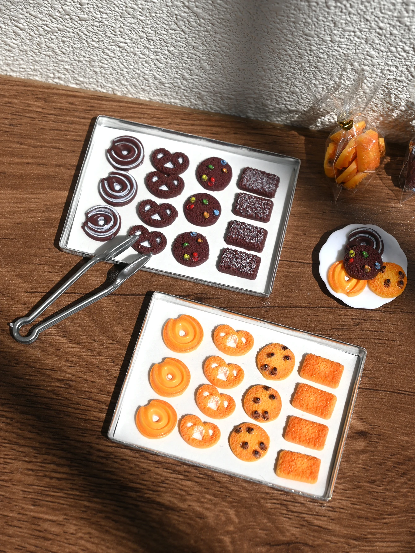 A Miniature Baked Cookie Ornament, Dollhouse Dollhouse Accessories, Dollhouse Toys, Toy House Decorations, Model House Accessories, Miniature Food Toys, Photography Props, Micro-Landscape Ornaments, Miniatures Decoration, Small Gifts, Giveaways, Home Decor Items