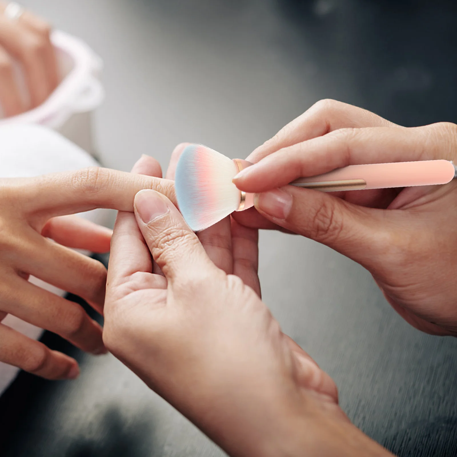 

Ergonomic Powder Brush Multi-Use Makeup and Nail Dust Cleaning Tool Portable Blush Foundation Applicator Lightweight Non-Deform