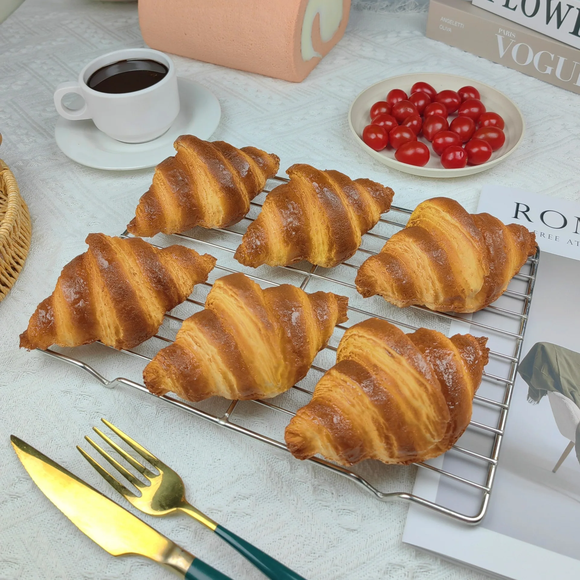 2026 New Artificial Fake Croissant Model, PU Slow Rebound Cute Sweet Bread Prop for Bakery Window Display & Shooting