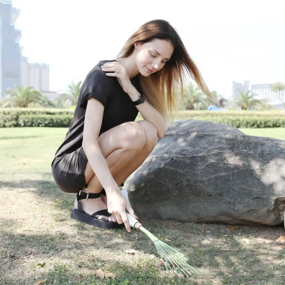 

Gardening Tools 15.5 Inch 9Teeth Garden Rake Comfort Grip Green Grass Rake Iron Durable Hand Rake Home