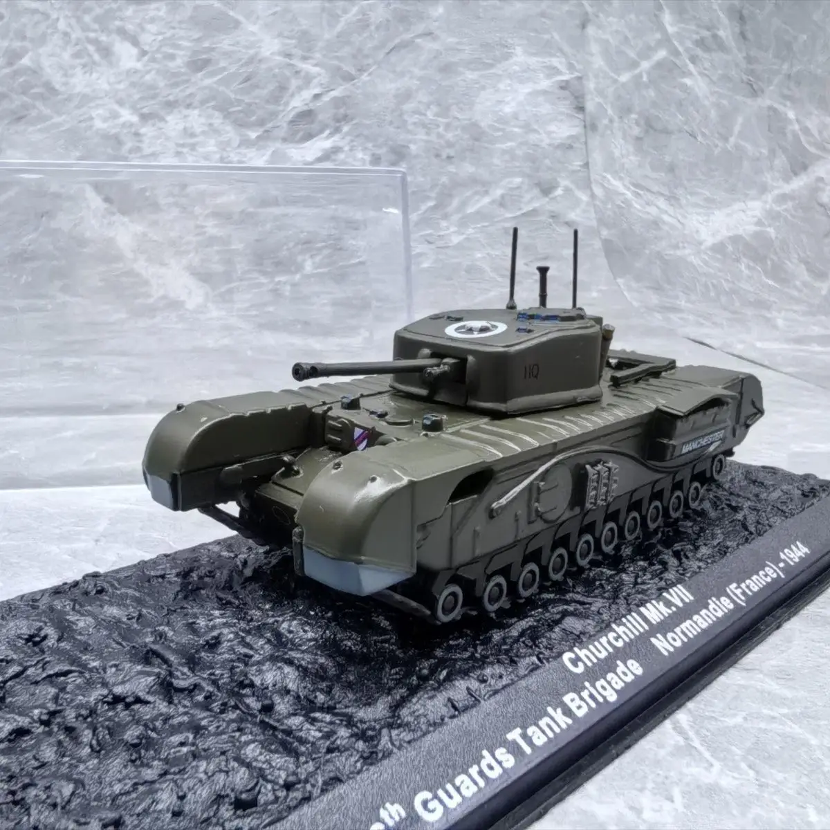 

Модель танка Британской армии Чёрчилль Mk.VII 1944 года (1/72) (основной корпус из сплава + пластиковые детали) - коллекционный сувенир