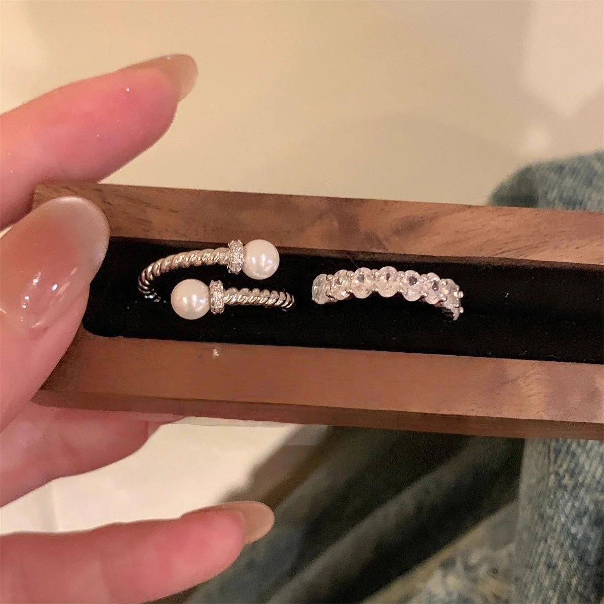 

Women's Silver Pearl Irregular Ring, Zircon Ring for Women, High-End Light Luxury Vintage Stackable Ring, Sweet Design Jewelry G