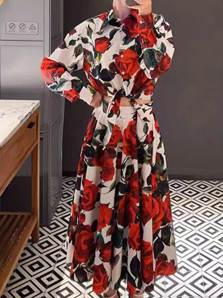 Conjunto de camisa recta ceñida con tiras y estampado retro de dos piezas para mujer de otoño 2025, conjunto de falda holgada plisada de cintura alta