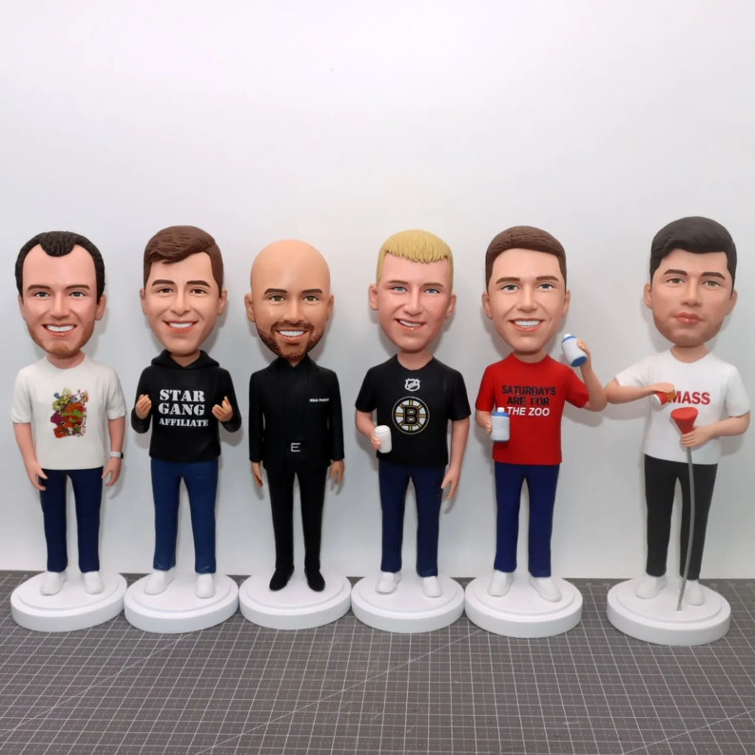 

Custom Group Bobblehead Over 20 People Corporate Employee Groomsmen Business Figure Personalized Full Body Handmade Clay Statue