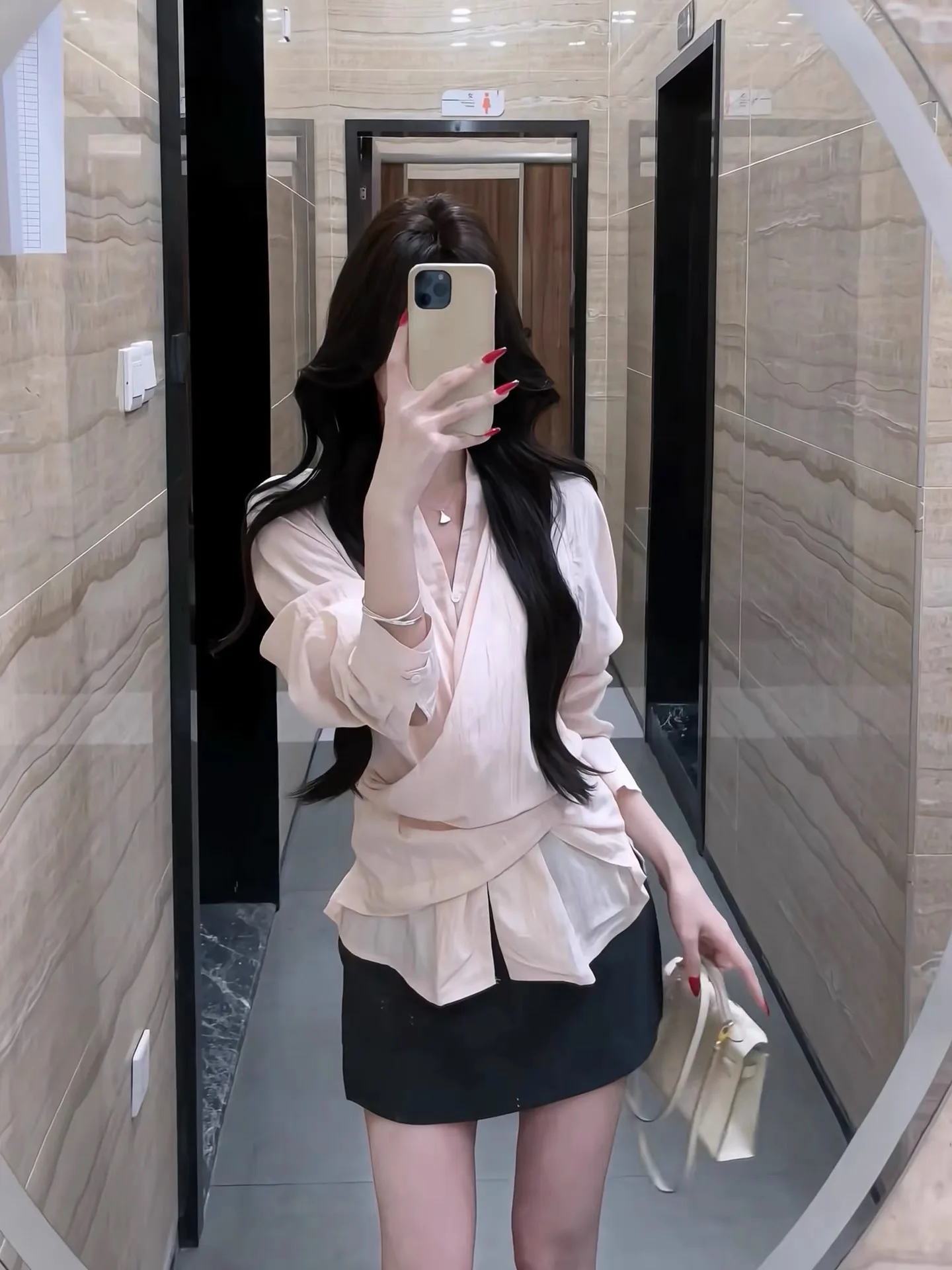 

Slimming Effect Long Sleeve Shirt Women's Stylish Unique Spring 2026 Commute Style Fitted Waist Design Beautiful Collar