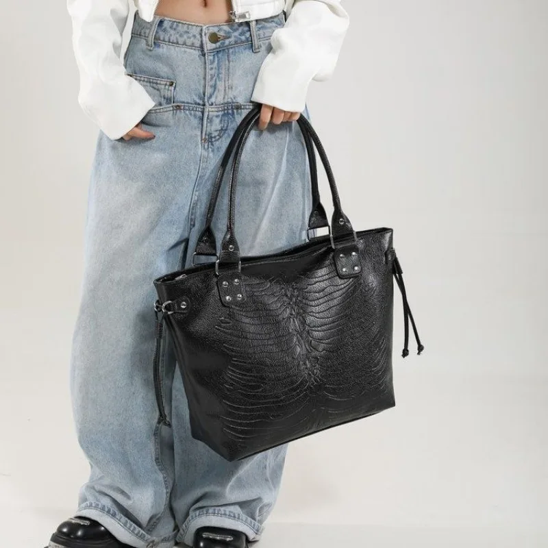 

Новая мужская сумка через плечо, горизонтальная квадратная сумка большой вместимости с наклоном, повседневный модный портфель, простой и изысканный для поездок на работу