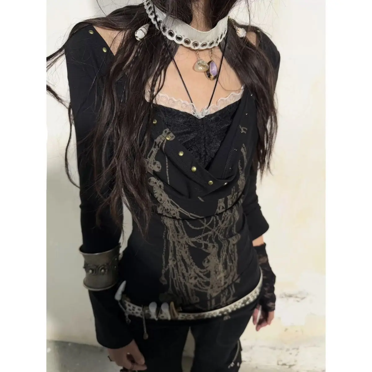 

2026 New Women's Y2K Dark Gothic Lace Patchwork Print T Shirt Punk High Street Slim Fit Fake Two Piece Top For Streetwear Girls