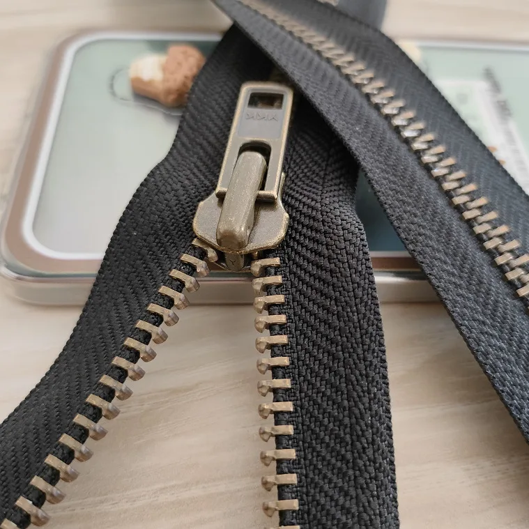 

Genuine YKK8 metal open tail zipper, black cloth down jacket jacket zipper, a variety of metal colors are available