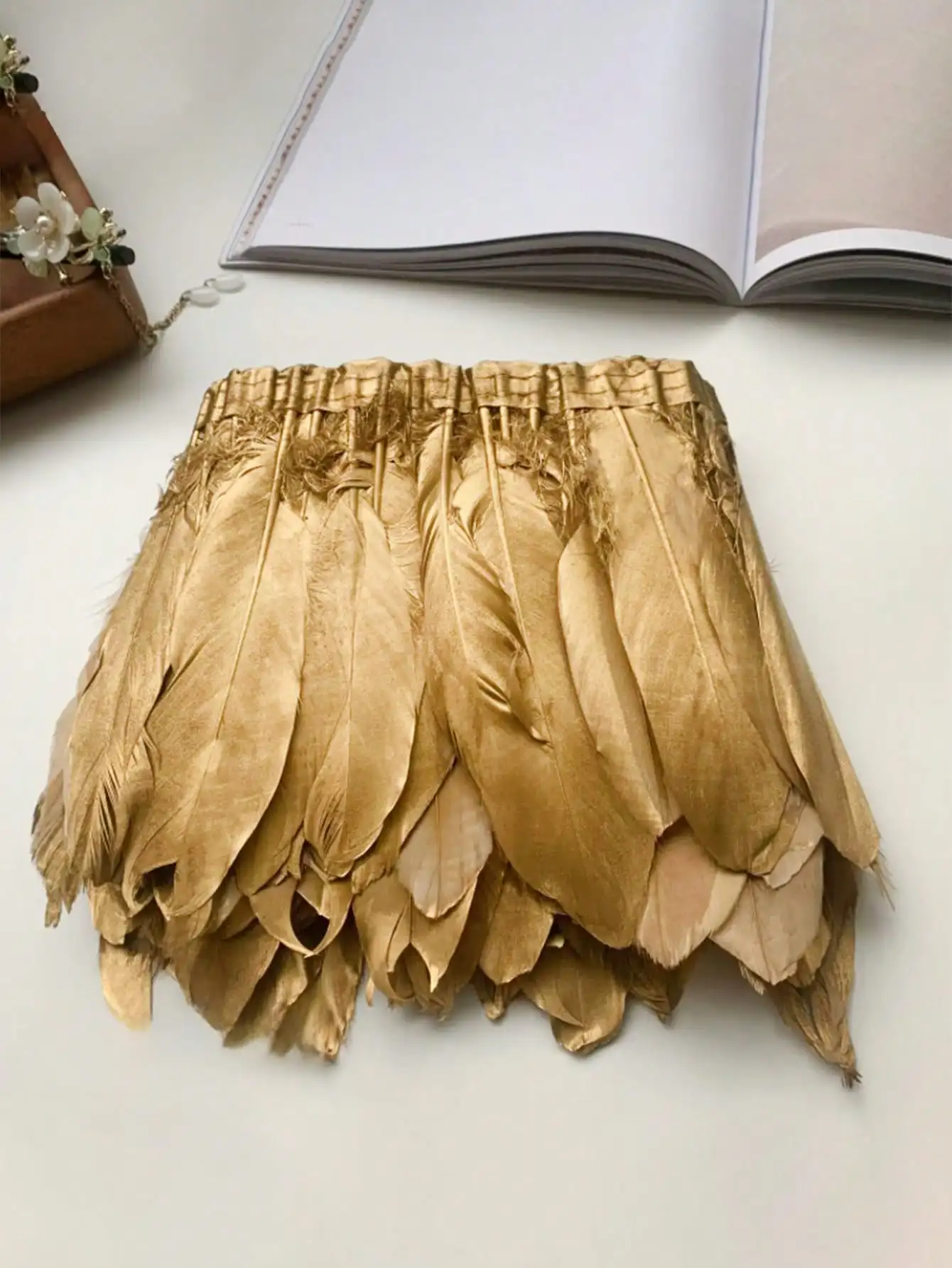 Gold Sprayed Goose Feather Trim, 1.09 Yards (6–8 Inch Wide), Fabric-Edged | 4 Bohemian & Costume Design Styles | No-Sew DIY Ribb
