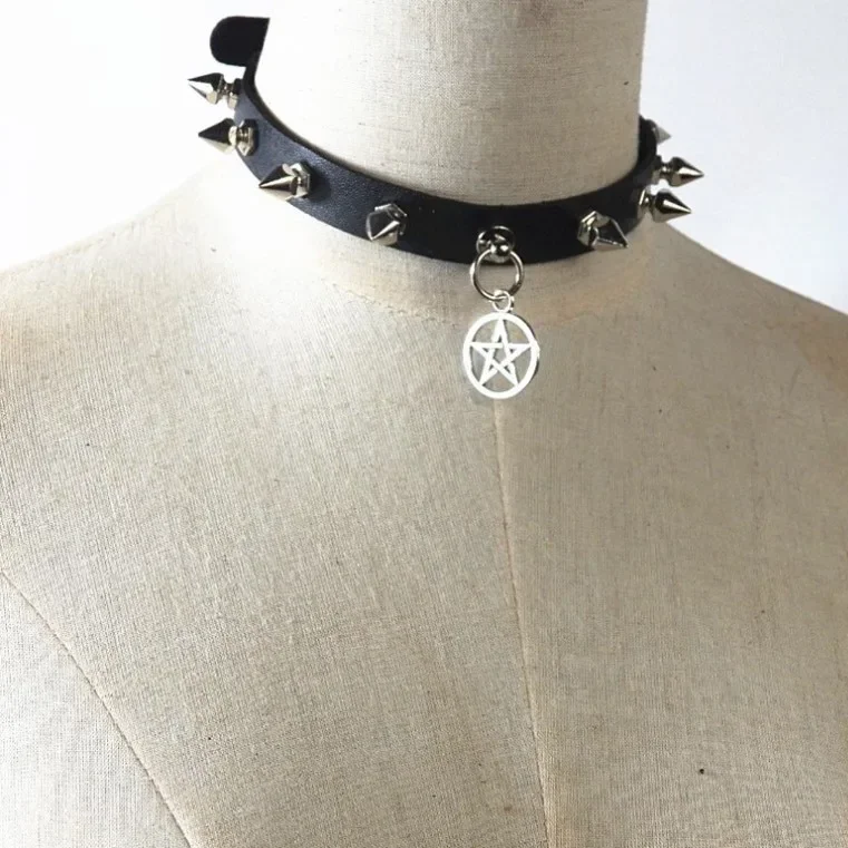 Punk Night club Harajuku Retro Gothic Individuality KTV  Accessory Street photo Leather Rivet Five-pointed star Choker Pendant