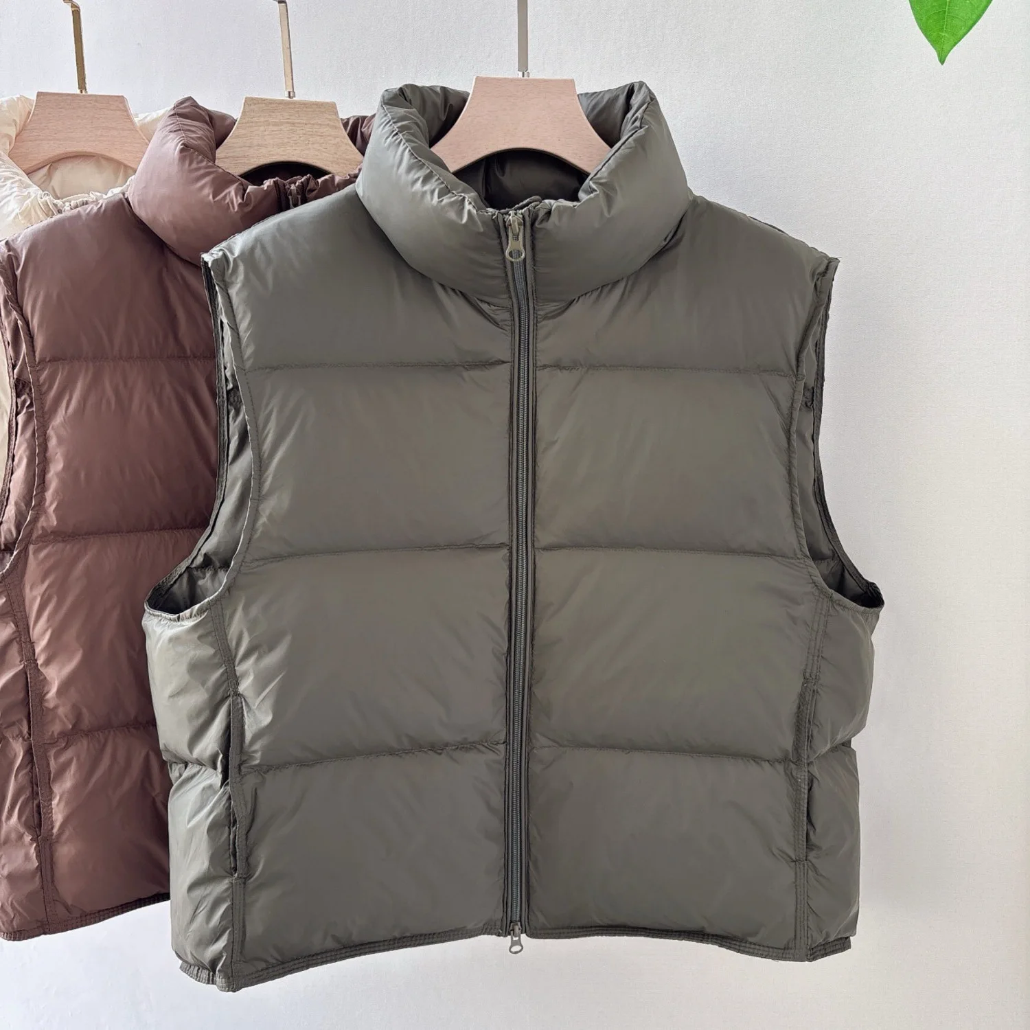 Winter Short Down Sleeveless Vest Women Warm Stand Collar Zipper Jacket Casual Fashion Quilted Cropped Coats Street Outerwears