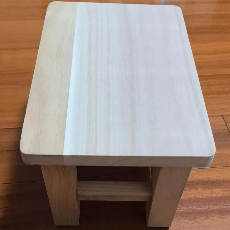 Neuer kleiner Hocker aus massivem Holz für den Haushalt, Retro-Schuhwechselhocker für Erwachsene, kleine Paulownia-Bank, Wohnzimmermöbel