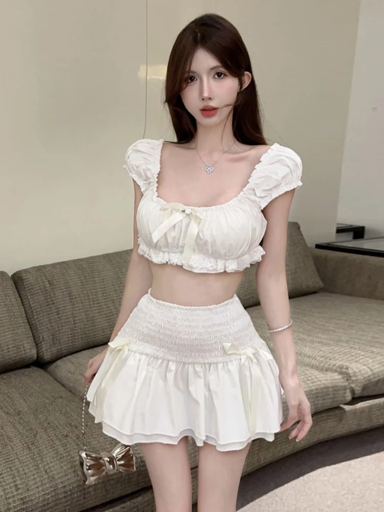 

Сексуальный комплект из белой плиссированной юбки с завязками на высокой талии и эластичной талией для молодых женщин: модный образ, трендовый набор