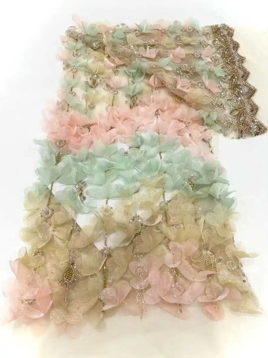 

Разноцветная африканская кружевная ткань 2026: высококачественная сетчатая вышивка, 3D-цветы из тюля, нигерийское кружево для праздничных платьев