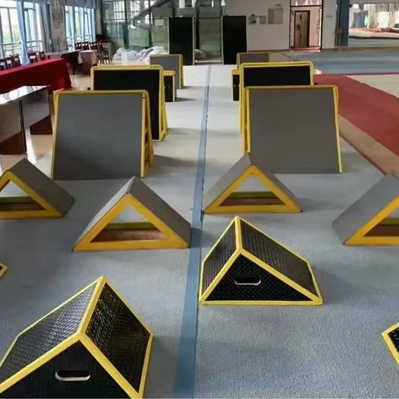 Small Rubber Tripod Baffle for Kids Parkour Training High Quality Sports Equipment Wholesale from Saiwei LDK Factory Low