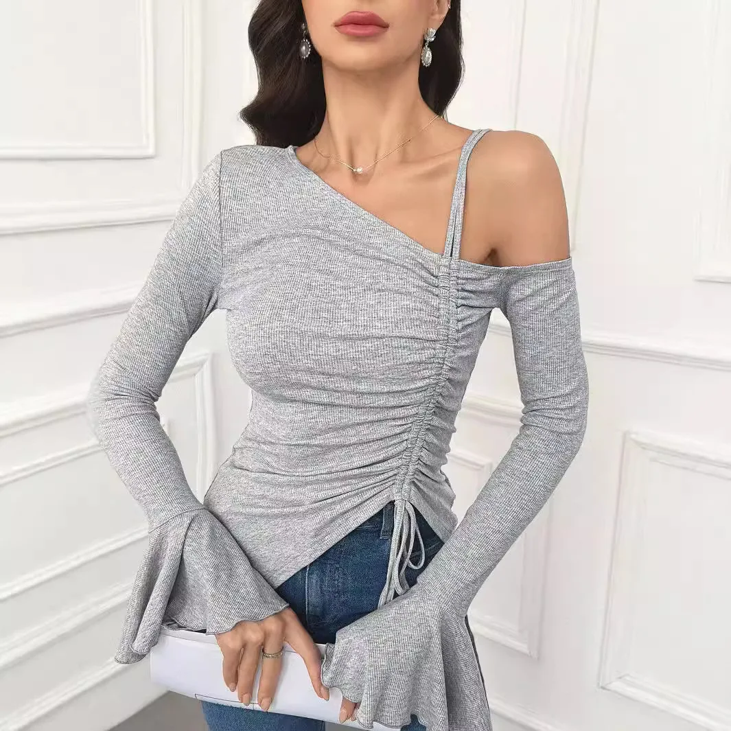 甘くてスパイシーな斜めネック Tシャツ蓮の葉スリーブ片側サスペンダーショートトップ春の新ファッション婦人服