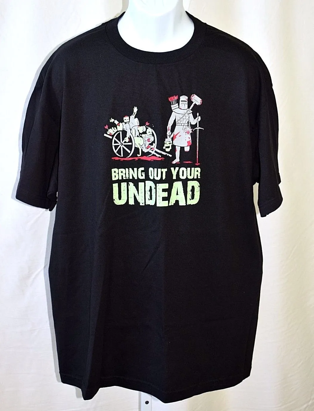 Π§Π΅ΡΠ½Π°Ρ ΡΡΡΠ±ΠΎΠ»ΠΊΠ° Ρ ΡΠΈΡΡΠ½ΠΊΠΎΠΌ Monty Python ThinkGeek Bring Out Your Undead Zombie, ΡΠ°Π·ΠΌΠ΅Ρ XL 48 Π΄ΡΠΉΠΌΠΎΠ² Π§Π΅ΡΠ½Π°Ρ ΡΡΡΠ±ΠΎΠ»ΠΊΠ° Ρ ΡΠΈΡΡΠ½ΠΊΠΎΠΌ Monty Python ThinkGeek Bring Out Your Undead Zombie, ΡΠ°Π·ΠΌΠ΅Ρ XL 48 Π΄ΡΠΉΠΌΠΎΠ²