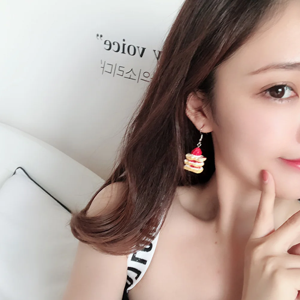 

Simulated Strawberry Earrings Eye-Catching Drop Pendant for Women Stylish Cake Plastic Dangle Ear Jewelry Gift Party