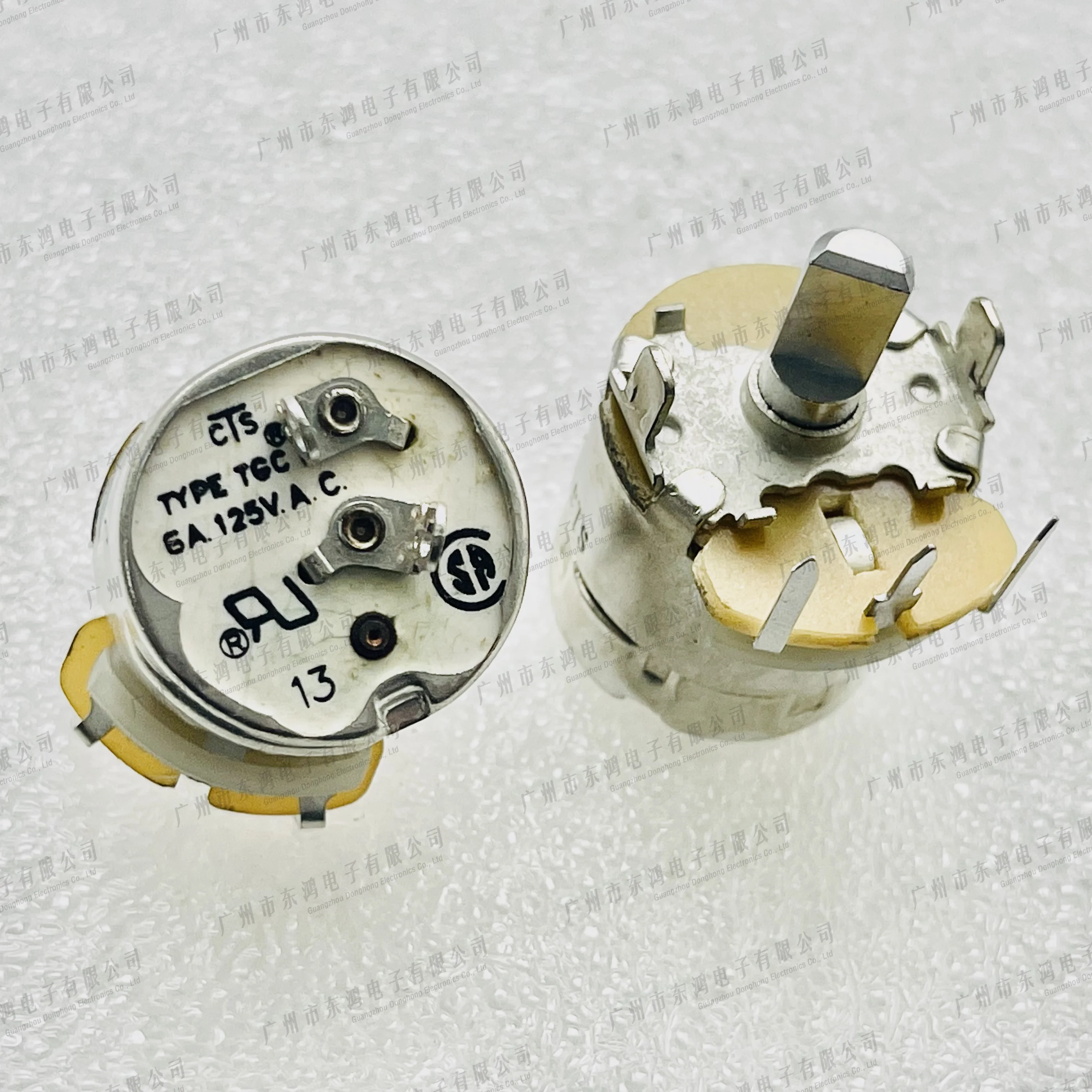 

1 шт. CTS 026U116F103B1B1 Поворотный переключатель с ременным приводом, длина штыря 14 мм