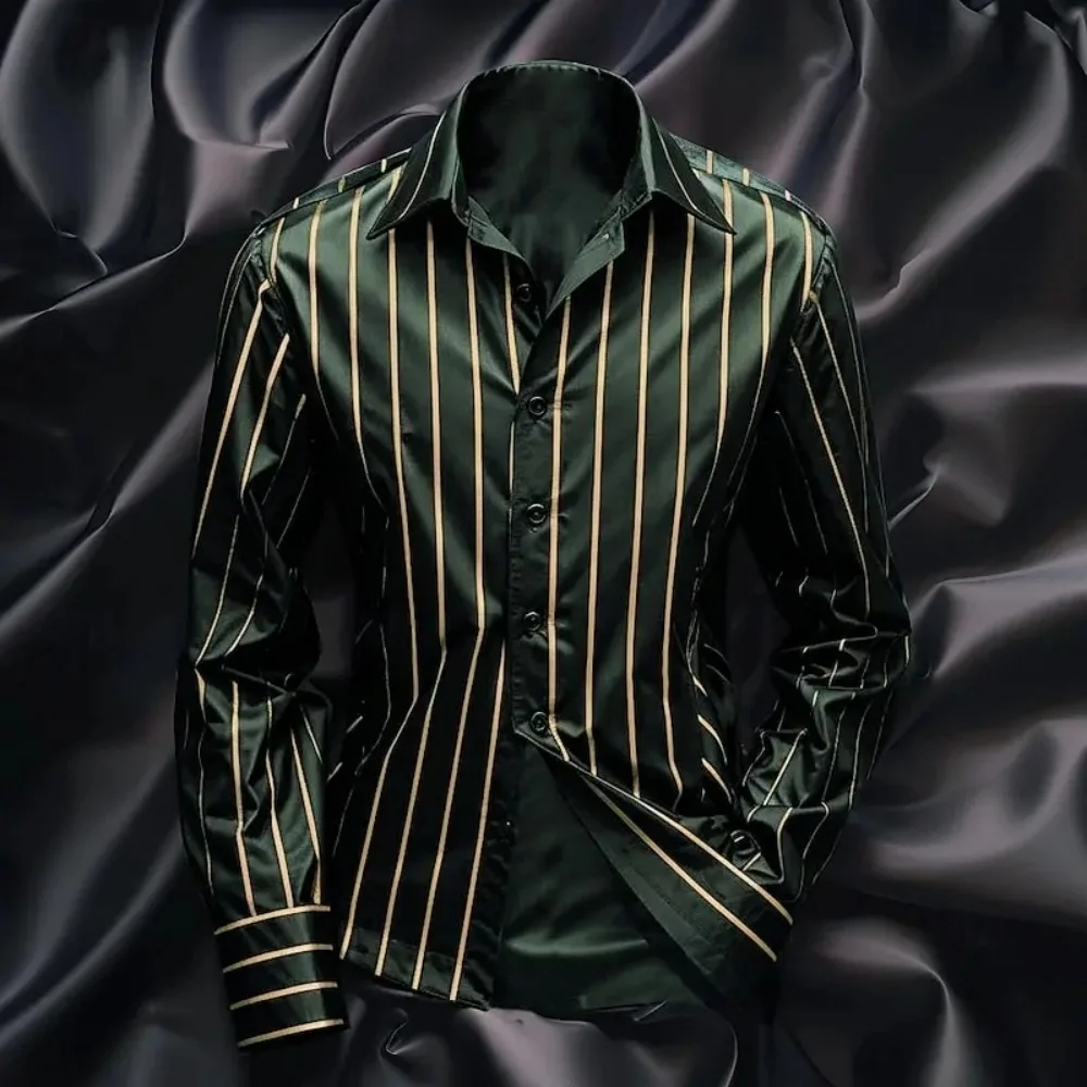 

The new fashionable men's striped shirt is a casual and stylish outdoor long-sleeved shirt with a soft and comfortable lapel