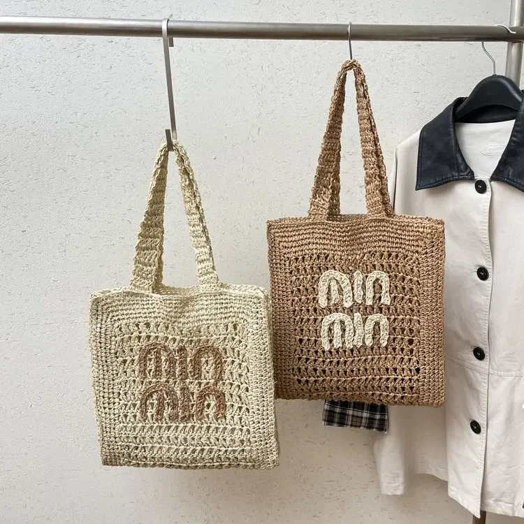 

2026 New French Lazy Wind Handmade Mesh Woven Bag Bohemian Seaside Vacation Beach Bag Shoulder Portable Large-capacity Bag