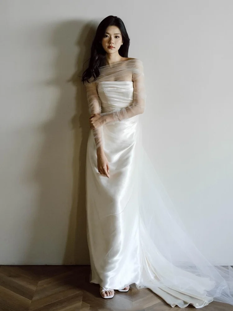 

Элегантное свадебное платье из шелкового атласа на одно плечо с длинным рукавом, длиной в пол, по индивидуальному заказу для невесты, для использования в отелях и помещениях.