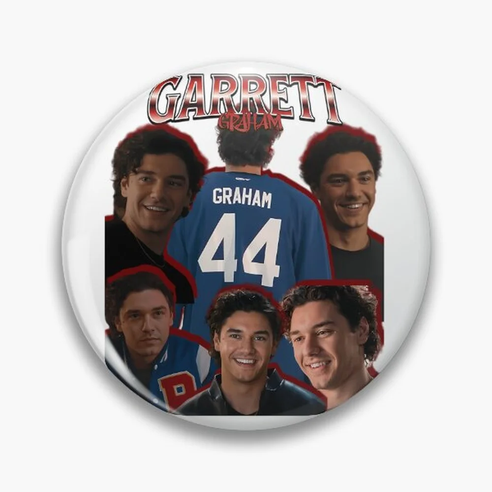Garrett Graham Off Campus Pin Holographic Star Heart Pin Brooches Laminated Button Fashion Accessory