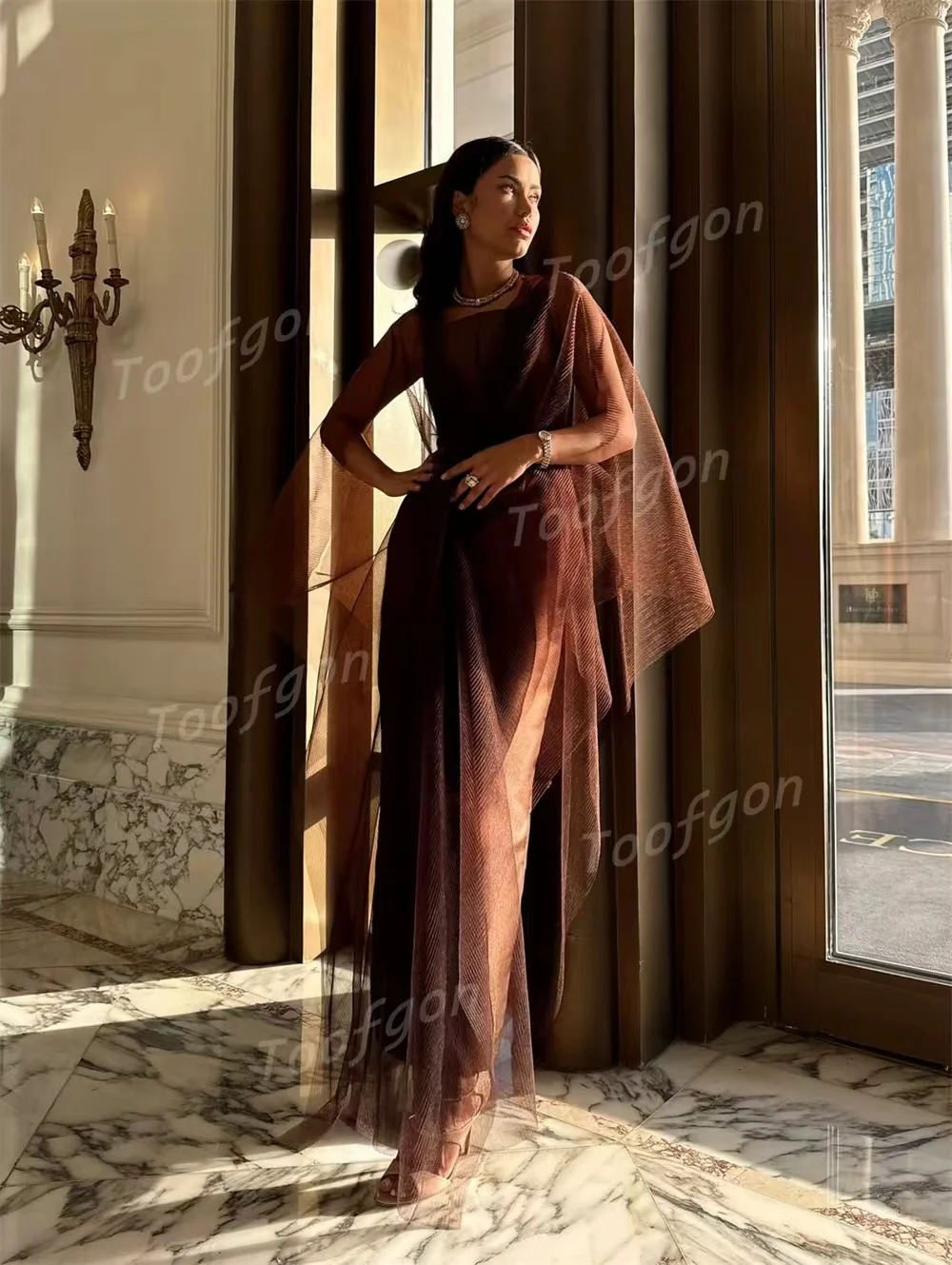 Sukienki wieczorowe Toofgon Brown dla kobiet, szyte na miarę, w stylu saudyjskim i dubajskim, z szerokimi ramiączkami, długie, satynowe, formalne sukienki na studniówkę i przyjęcia.