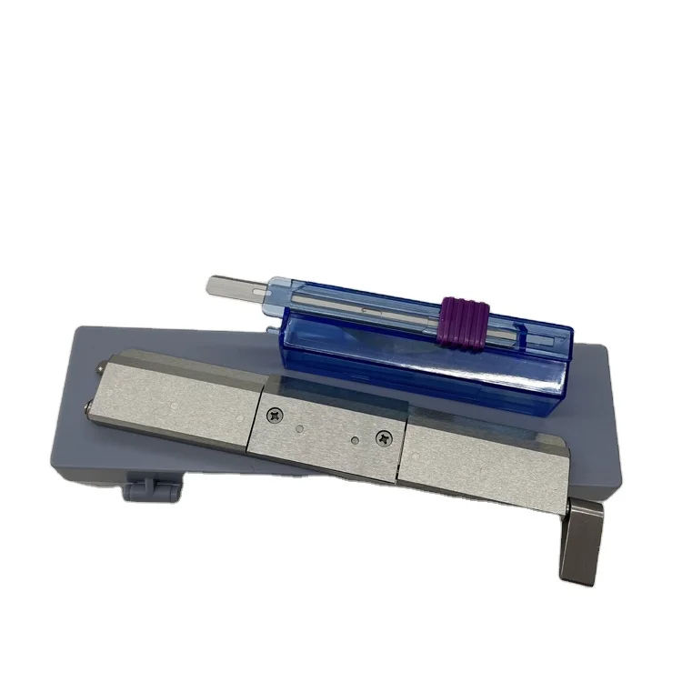 Roundfin clinical analytical instruments disposable blade holder microtome blade holder