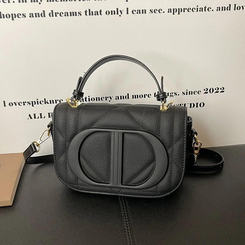 

Cross border high-end and versatile texture saddle bag, ladies' new 2026 model, shoulder bag, trendy and simple crossbody bag