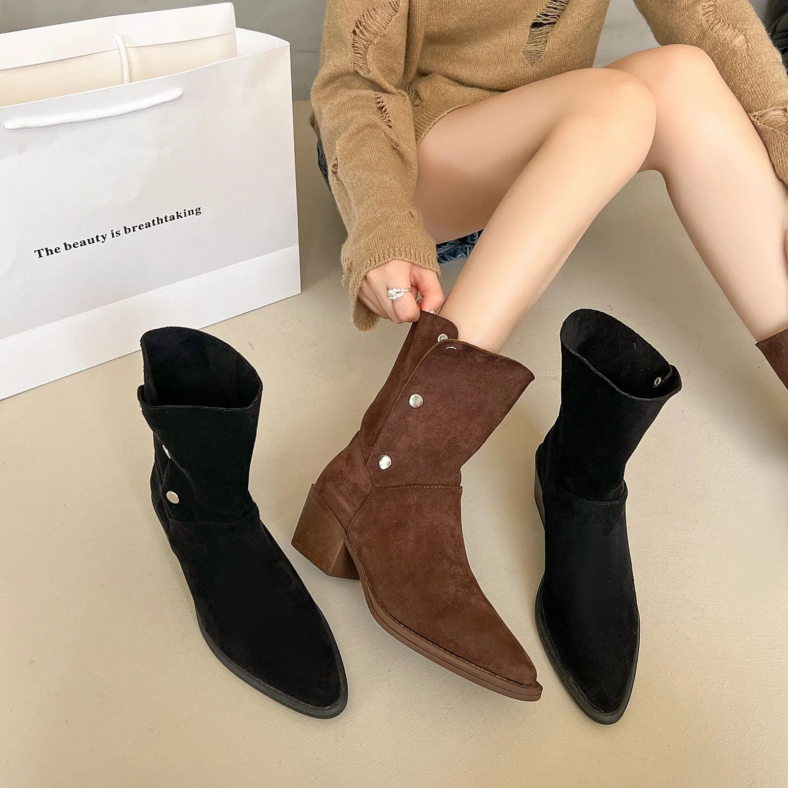 New fashionable and trendy short boots, large-sized button-down two-in-one riding boots, women's mid-calf, retro style