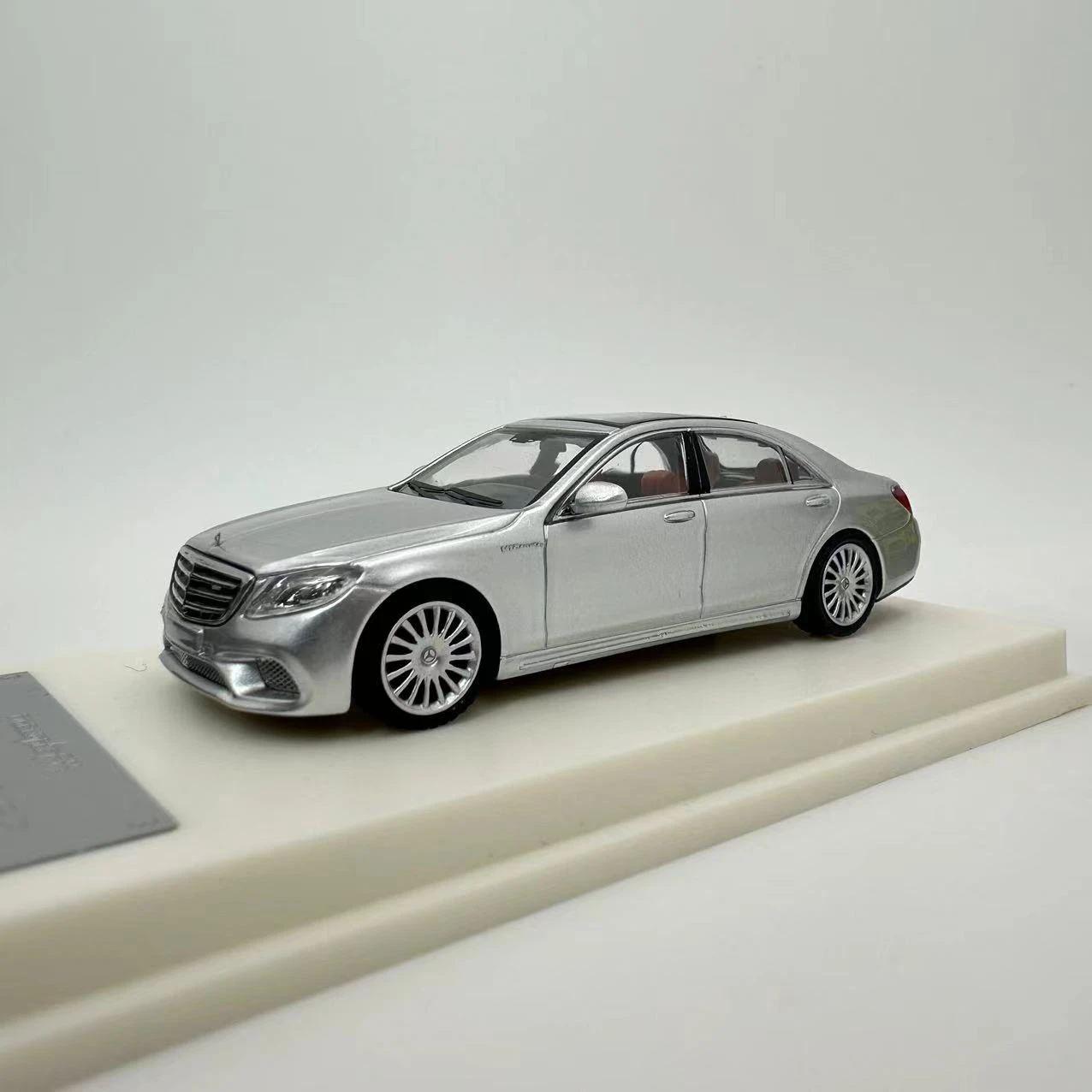 

Fine works64 1:64 S65 W222 White Black Silver limited999 Diecast Model Car