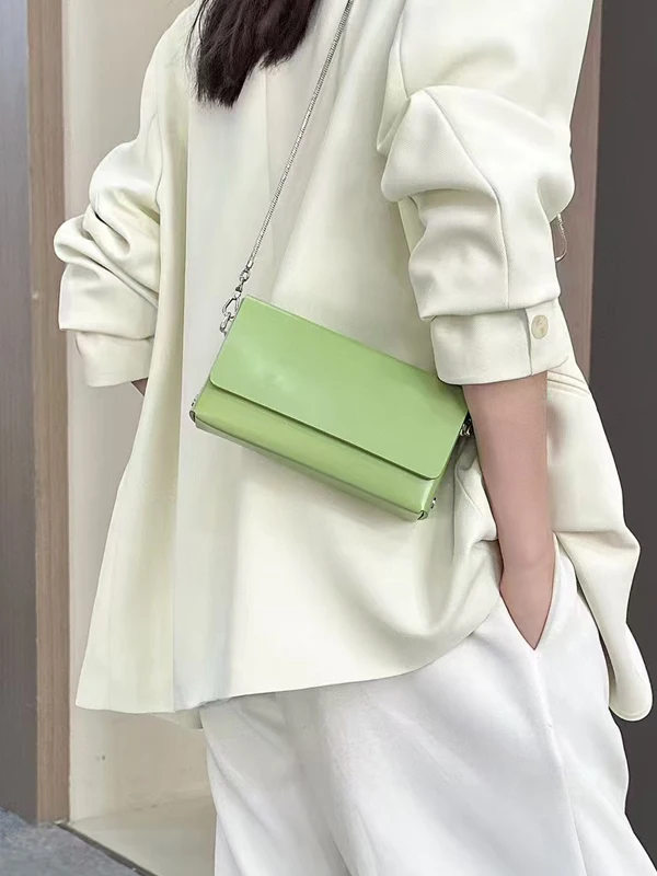 een-borsa-a-tracolla-in-pelle-per-donna-borsa-da-viaggio-sli-color-box-pure-electro-commerce-ss-candy-color-trend