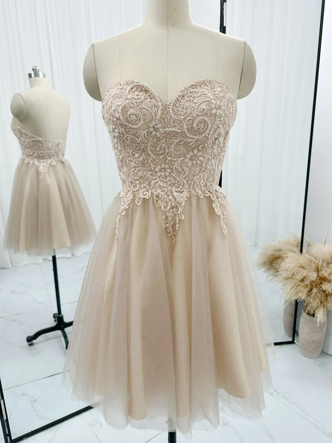 Champagne Color Tube Top Girly Elegant High -End Banquet Short Evening Dress Puffing Skirt M1194