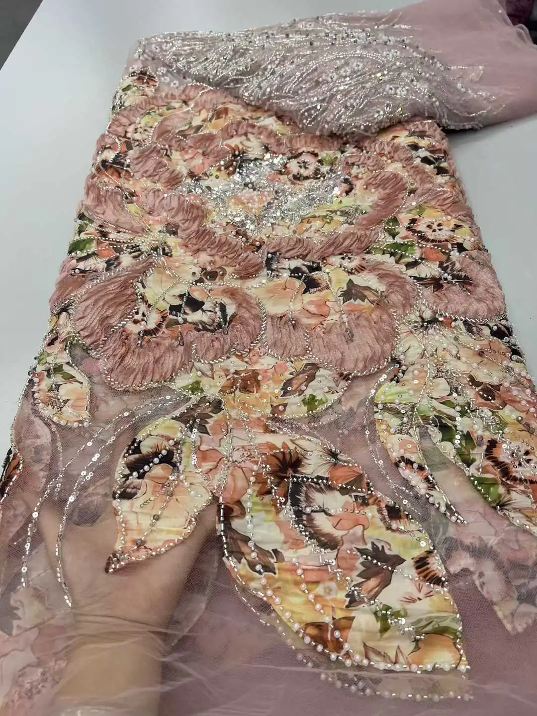 2025 Tessuto di pizzo tulle con paillettes africano nigeriano di alta qualità per abiti da ballo Perline Ricamo Panno a rete per cucire
