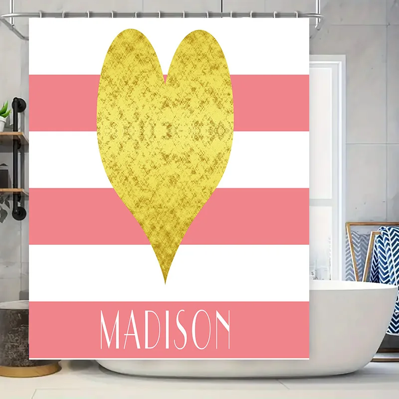 

Декоративная занавеска для душа с индивидуальным принтом имени для декора ванной комнаты для девочек, узор в форме сердца в розовых и золотых полосках.