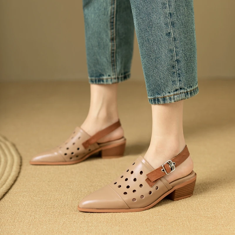 

2024 Women's New Spring/Summer Pointed Retro Genuine Leather Hollow Large Heel Baotou Comfortable Muller Sandals