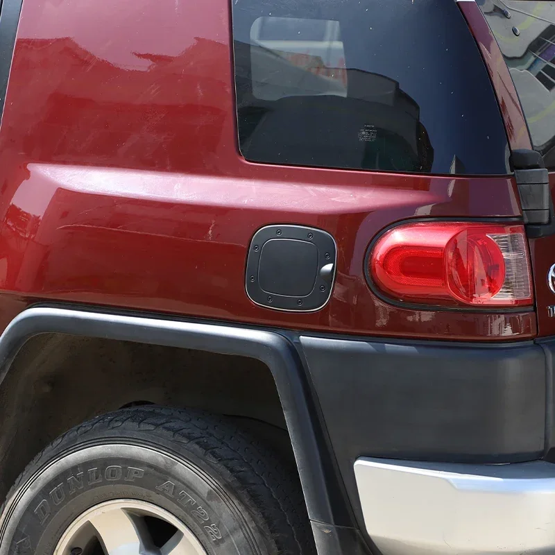 ماتي أسود اللون غطاء خزان وقود السيارة الغاز النفط غطاء حماية الإطار الخارجي الكسوة صالح لتويوتا FJ كروزر 2007-2018 2019 2020 2021