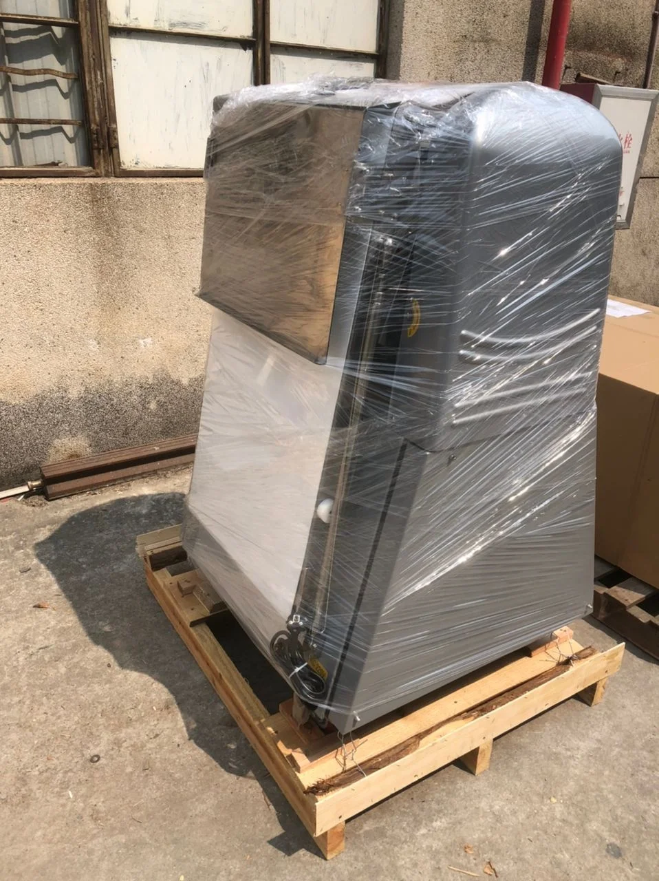 Commercial Pastry Equipment/Stainless Steel Vertical Danish Dough Roller Sheeter   for  Sale