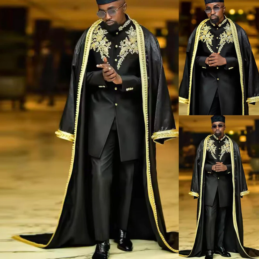 

Свадебные смокинги для жениха с золотыми бриллиантами и бисером, комплект из трех предметов, куртка с длинной накидкой, брюки, индивидуальный банкетный мужской костюм, эксклюзивная одежда