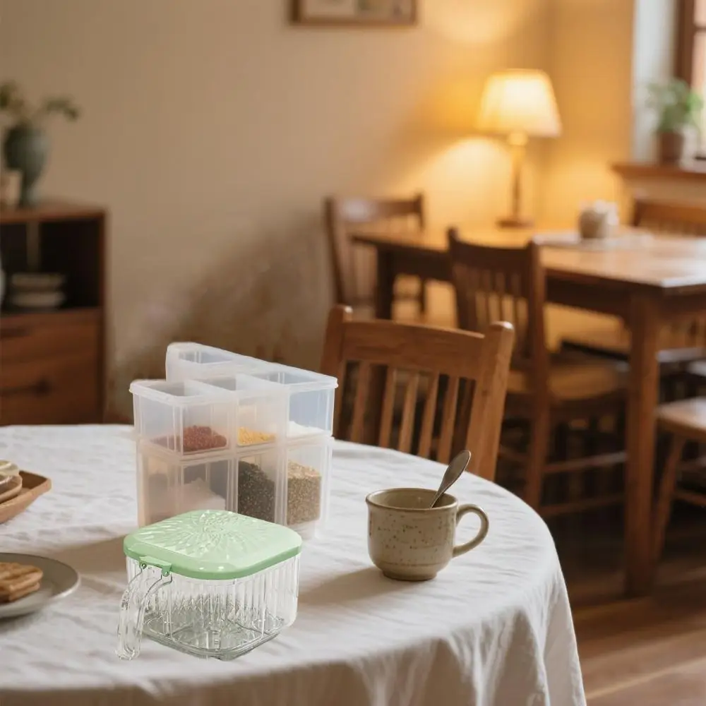 

Durable 4 Compartment Kitchen Seasoning Box Moisture-proof Square Spice Jar with Spoon Plastic Condiment Storage Box Restaurant