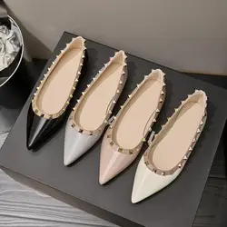 Nuovo 2023 scarpe basse da donna a punta primavera autunno rivetti Classic Ladie Flats nero All Match scarpe da barca morbide scarpe da donna
