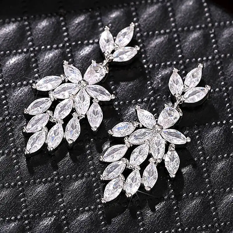 Huitan Ästhetische Damen-Ohrhänger mit funkelnden Marquise-Zirkonia-Steinen – Modische Accessoires für Partys und Hochzeiten