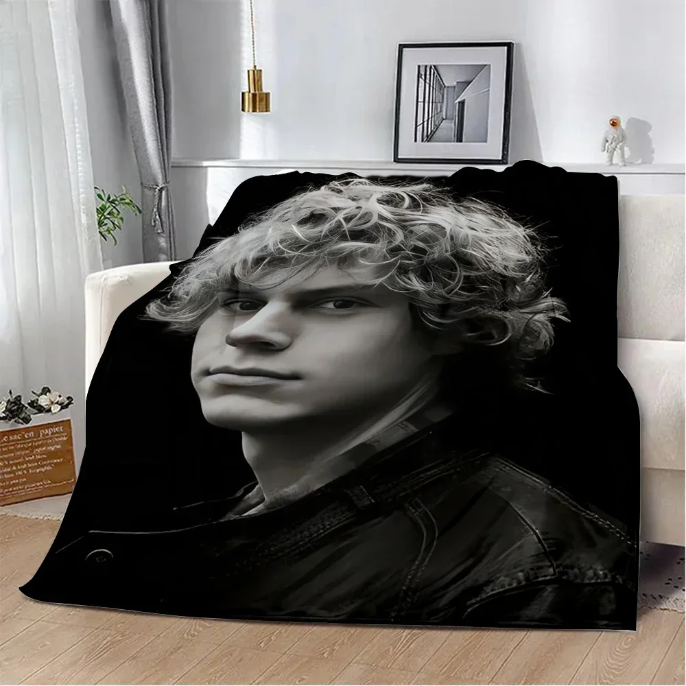 HD Actor Cute Evan Peters Movie TV Printed Blanket Picnic Blankets Warm Soft and Comfortable Blanket Home Travel Birthday Gift